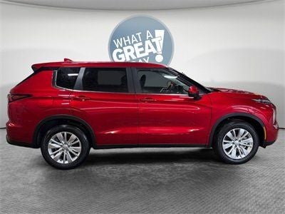 2026 Mitsubishi Outlander ES