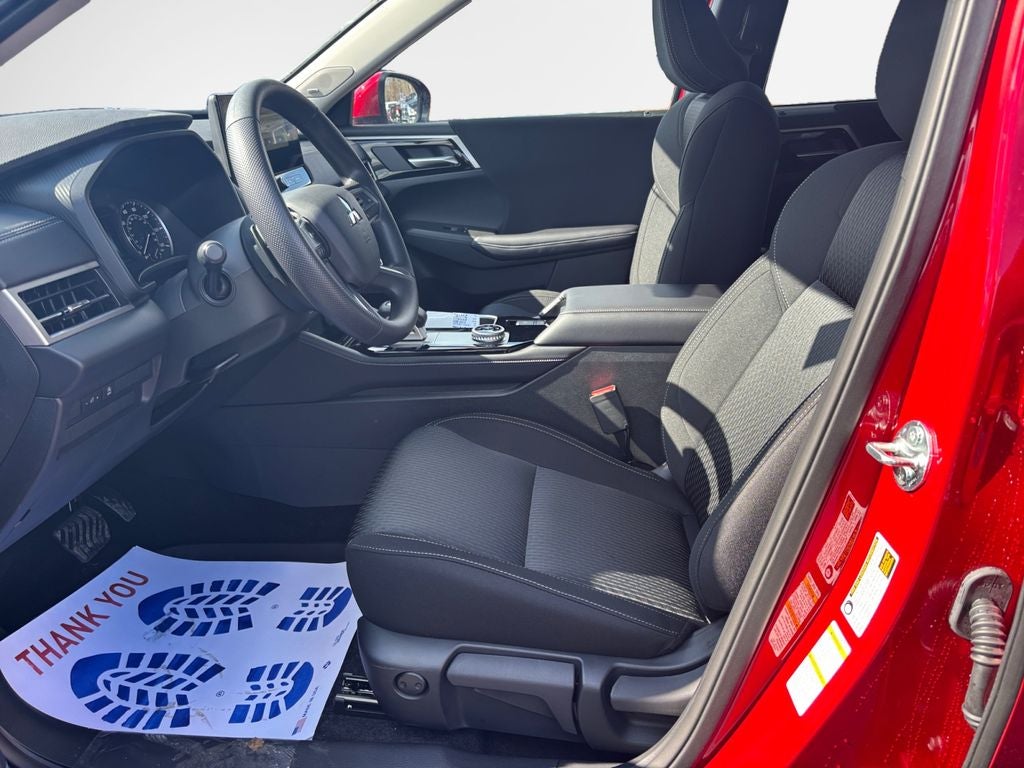 2026 Mitsubishi Outlander ES