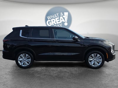 2026 Mitsubishi Outlander ES