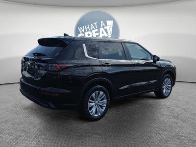 2026 Mitsubishi Outlander ES