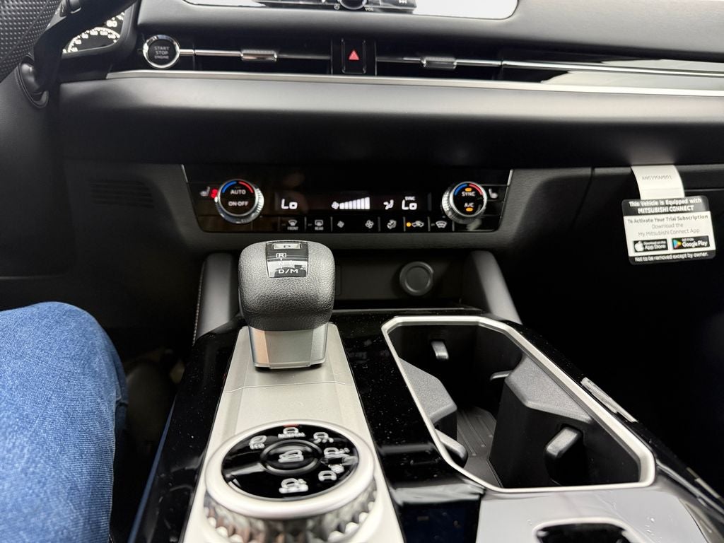 2026 Mitsubishi Outlander ES