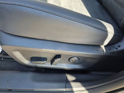 2025 Mitsubishi Outlander Base