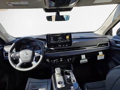 2025 Mitsubishi Outlander Base