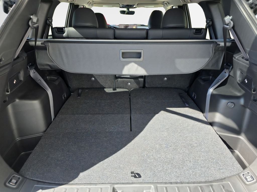 2025 Mitsubishi Outlander Base