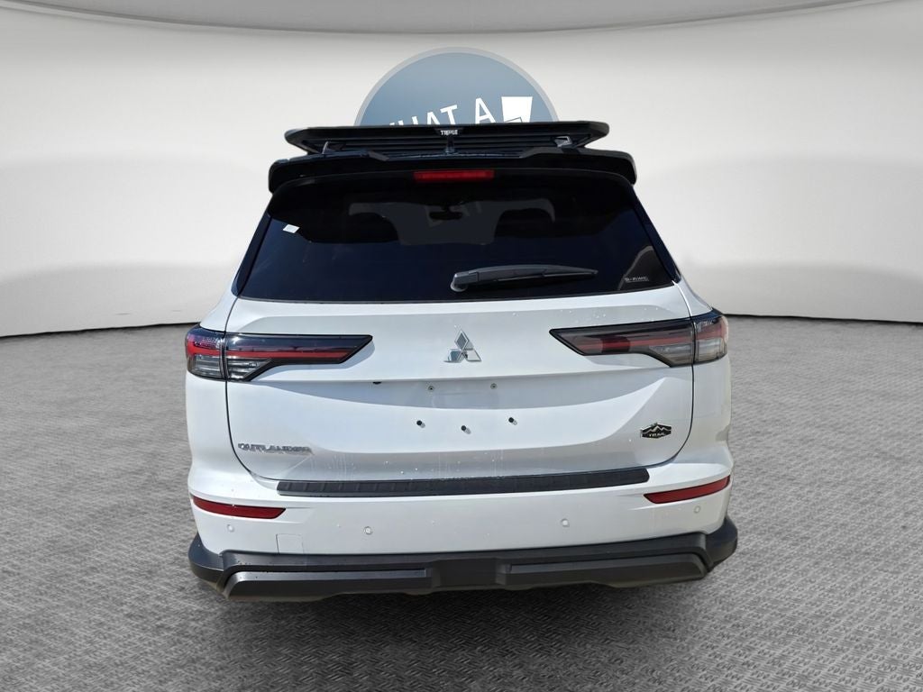 2025 Mitsubishi Outlander Base