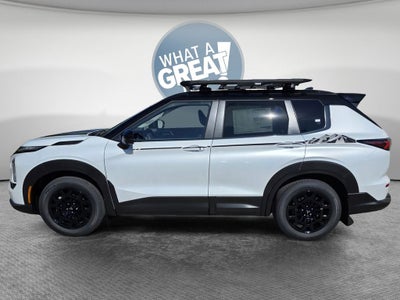 2025 Mitsubishi Outlander Base