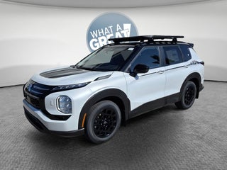 2025 Mitsubishi Outlander Base