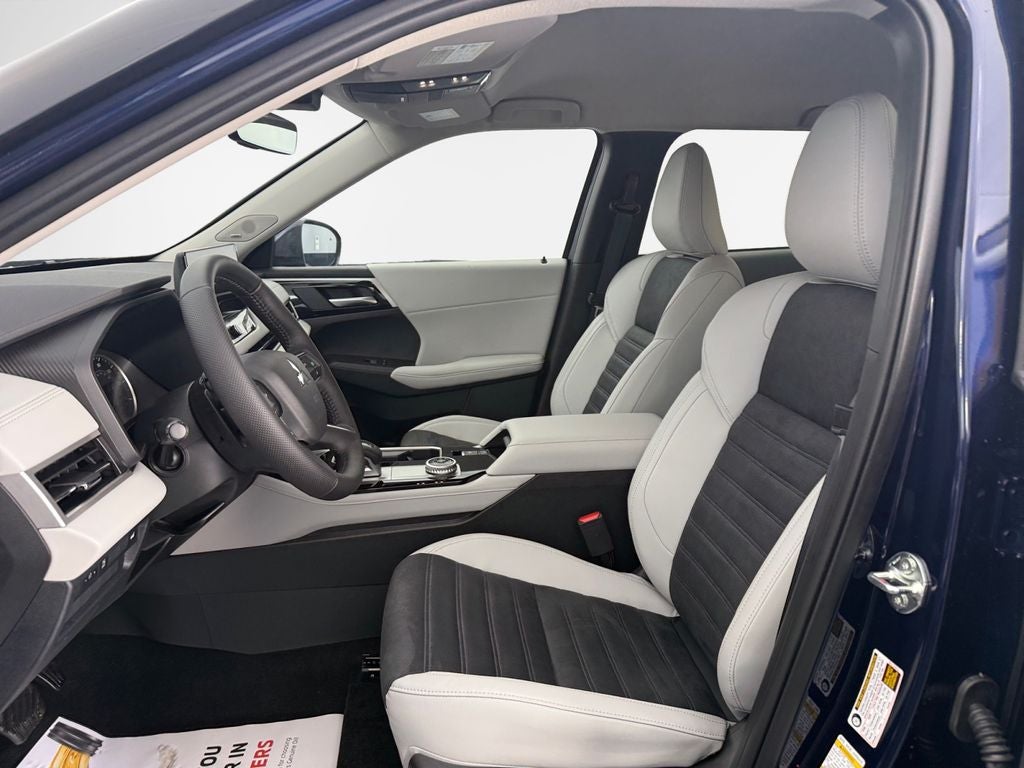 2026 Mitsubishi Outlander Base