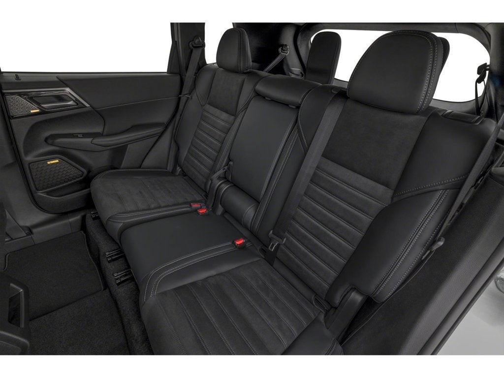2026 Mitsubishi Outlander LE