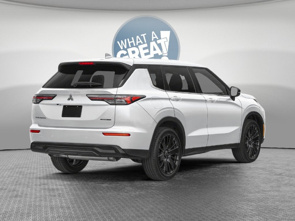 2027 Mitsubishi Outlander LE
