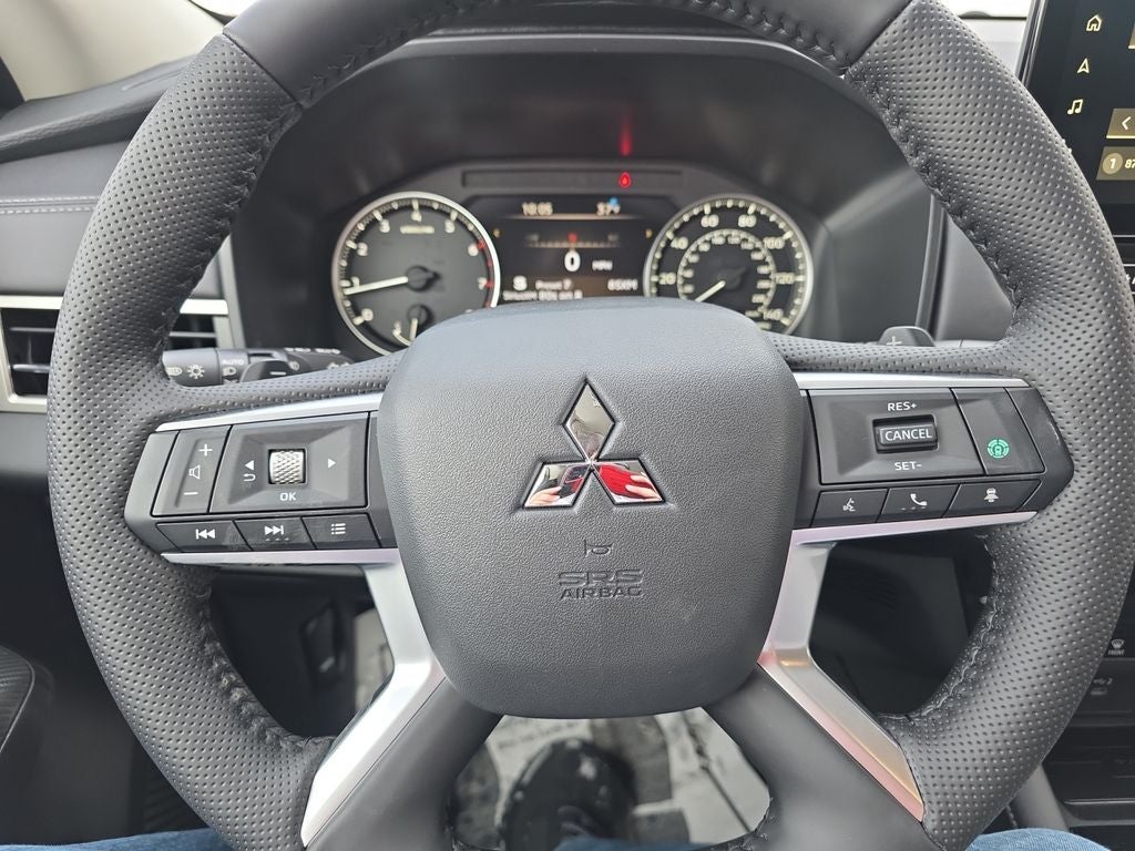 2026 Mitsubishi Outlander Base