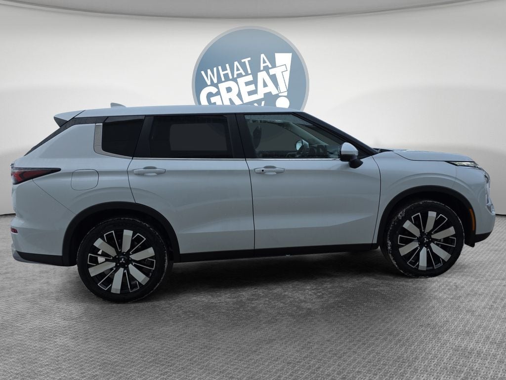 2026 Mitsubishi Outlander Base