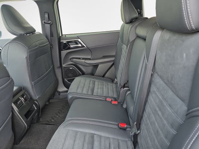 2026 Mitsubishi Outlander Base