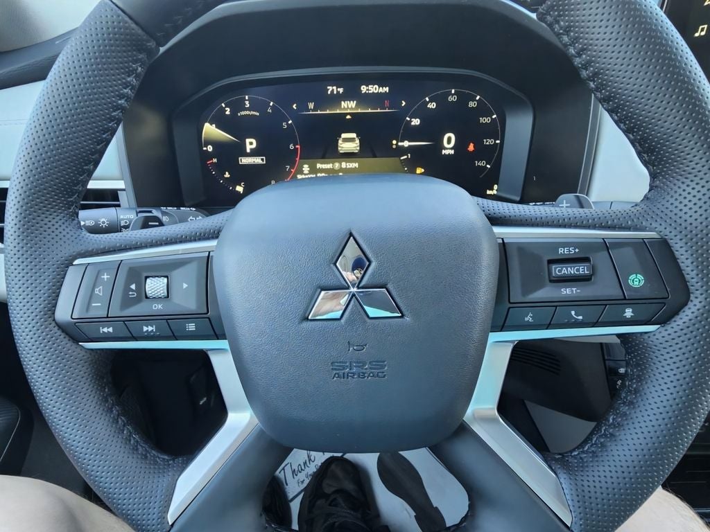 2025 Mitsubishi Outlander Base