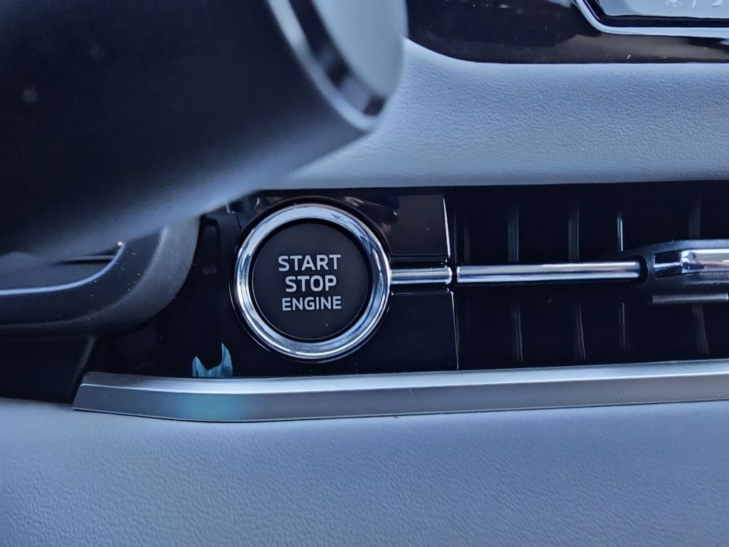 2025 Mitsubishi Outlander Base