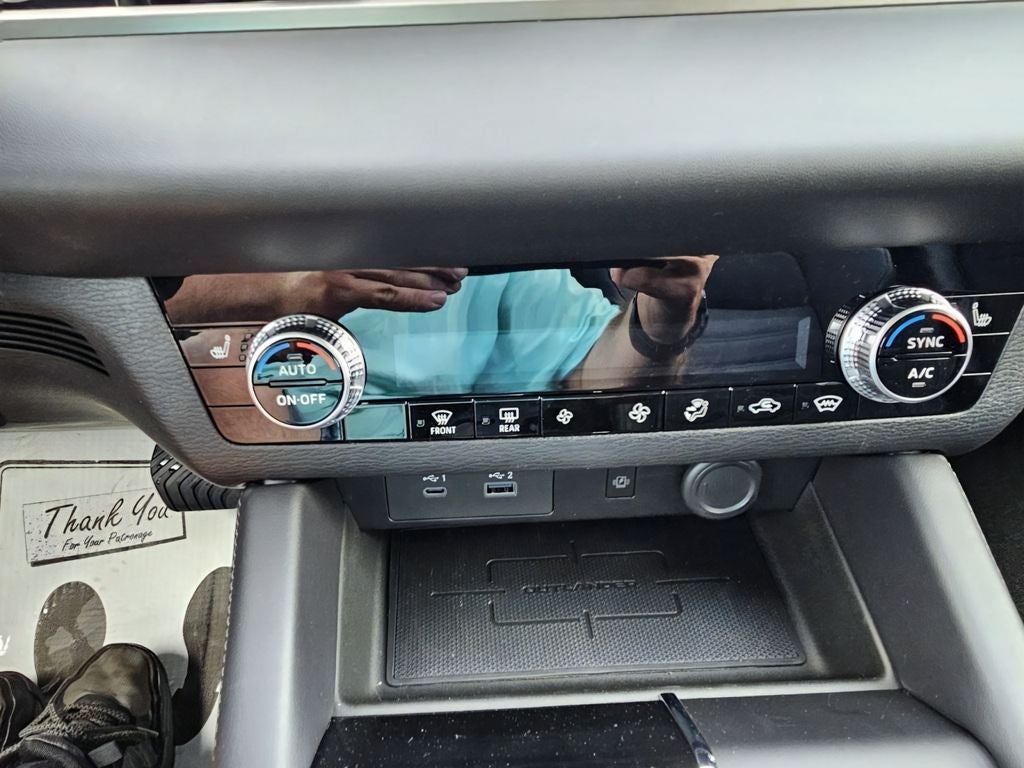 2025 Mitsubishi Outlander PHEV Base