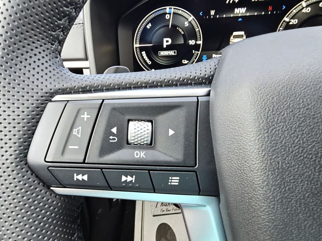 2025 Mitsubishi Outlander PHEV Base