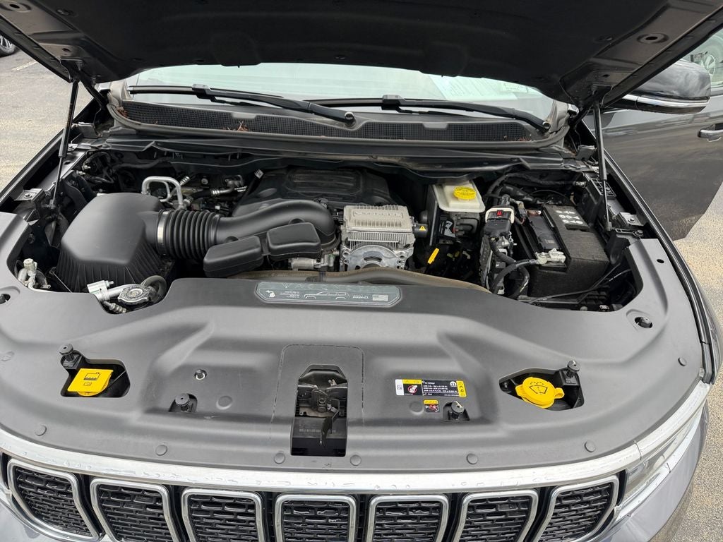 2023 Jeep Wagoneer Base