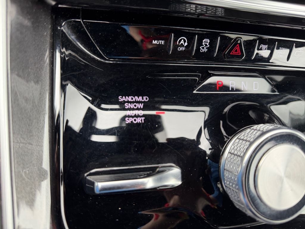 2023 Jeep Wagoneer Base