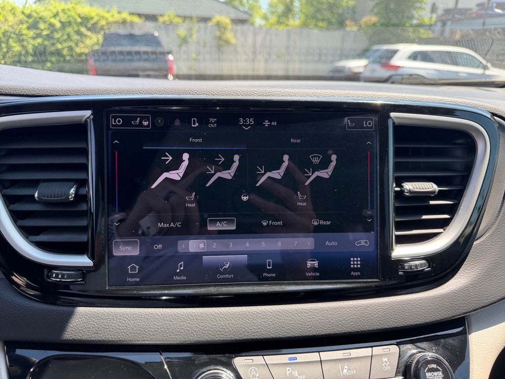 2024 Chrysler Pacifica Touring L