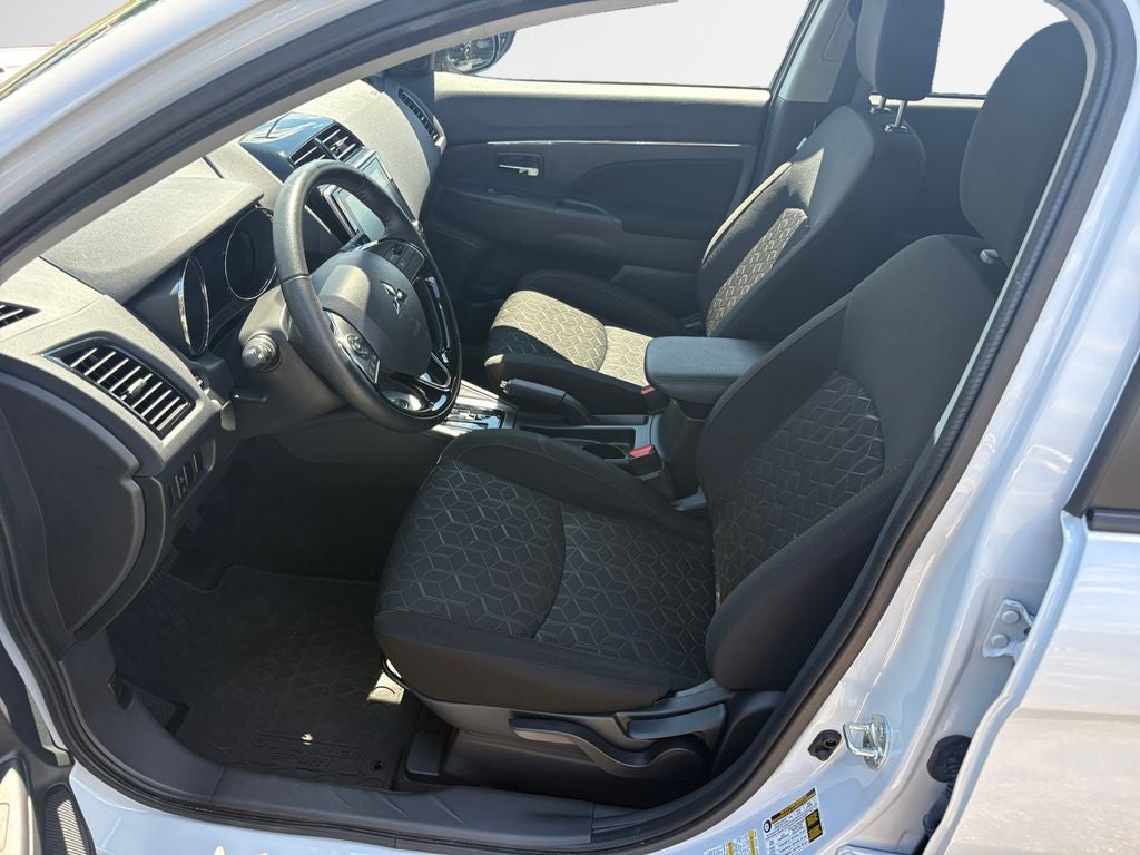 2025 Mitsubishi Outlander Sport 2.0 LE