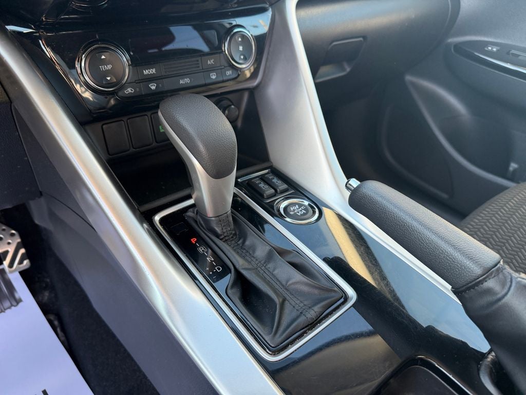 2022 Mitsubishi Eclipse Cross LE