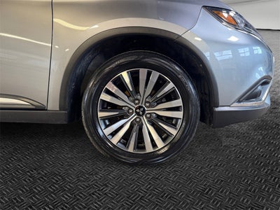 2020 Mitsubishi Outlander SE