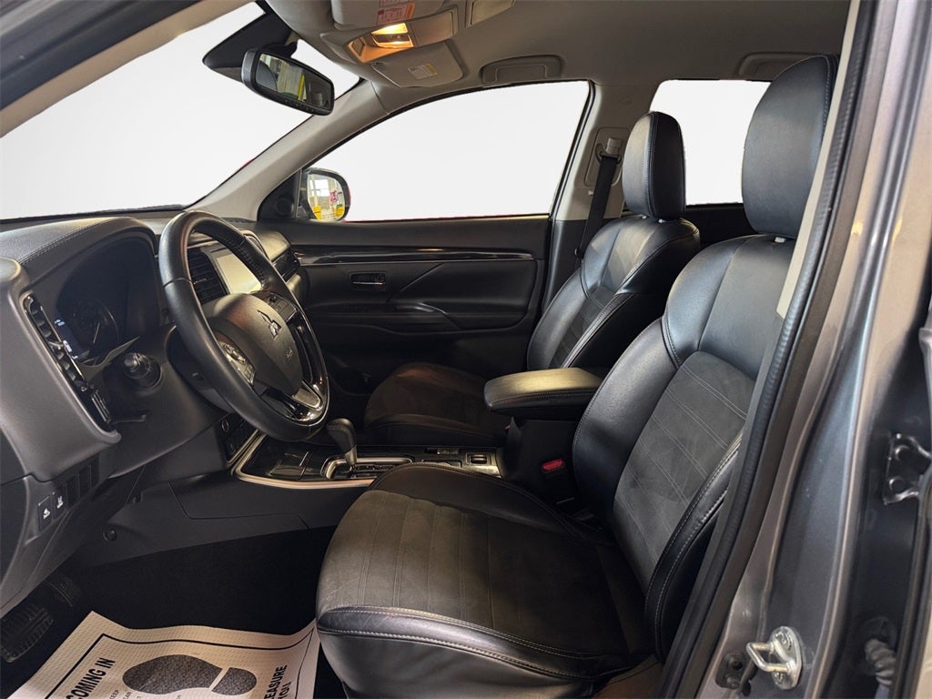 2020 Mitsubishi Outlander SE