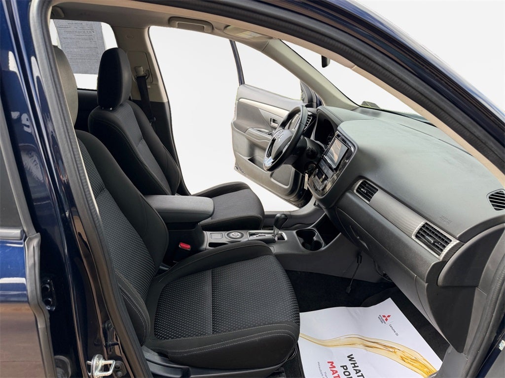 2016 Mitsubishi Outlander ES