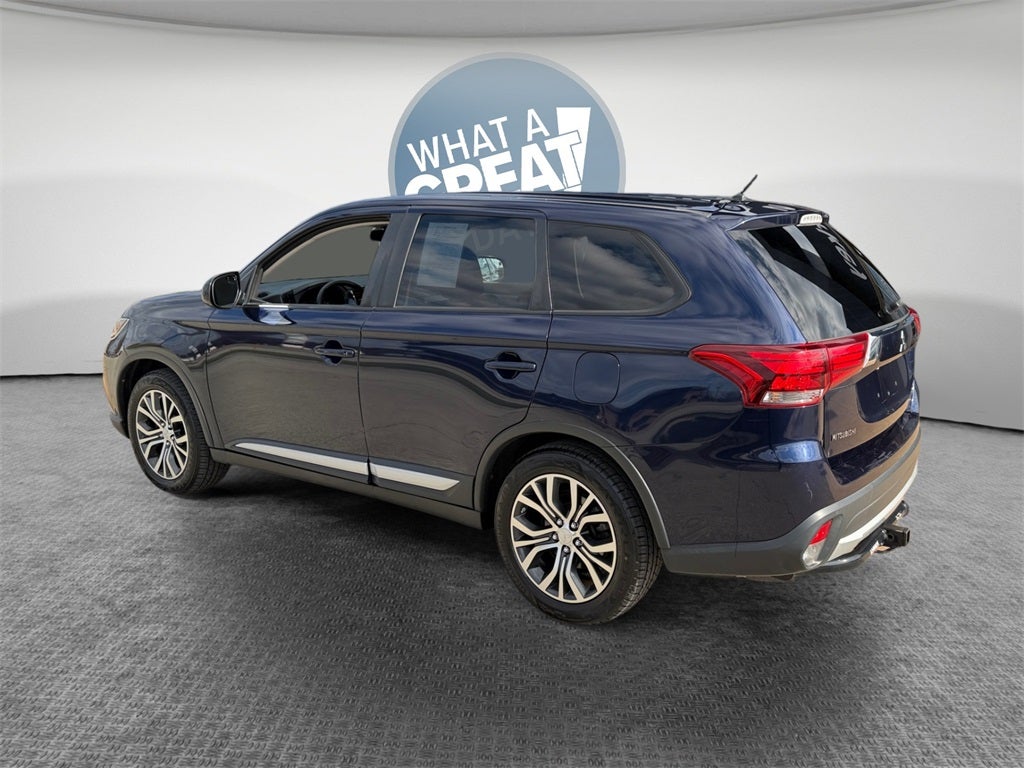 2016 Mitsubishi Outlander ES