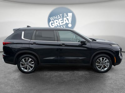2022 Mitsubishi Outlander SE Launch Edition