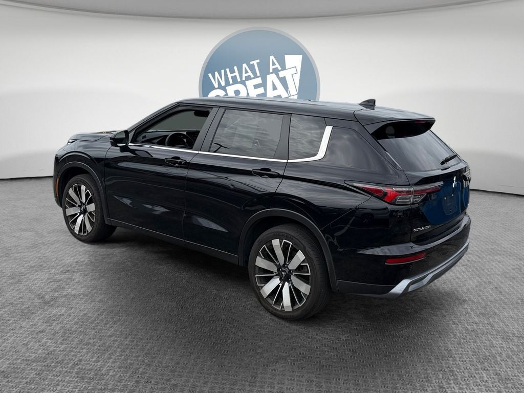2025 Mitsubishi Outlander SE