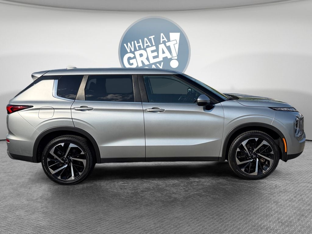 Used 2022 Mitsubishi Outlander ES with VIN JA4J4TA81NZ044911 for sale in Irwin, PA