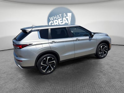 2022 Mitsubishi Outlander SE