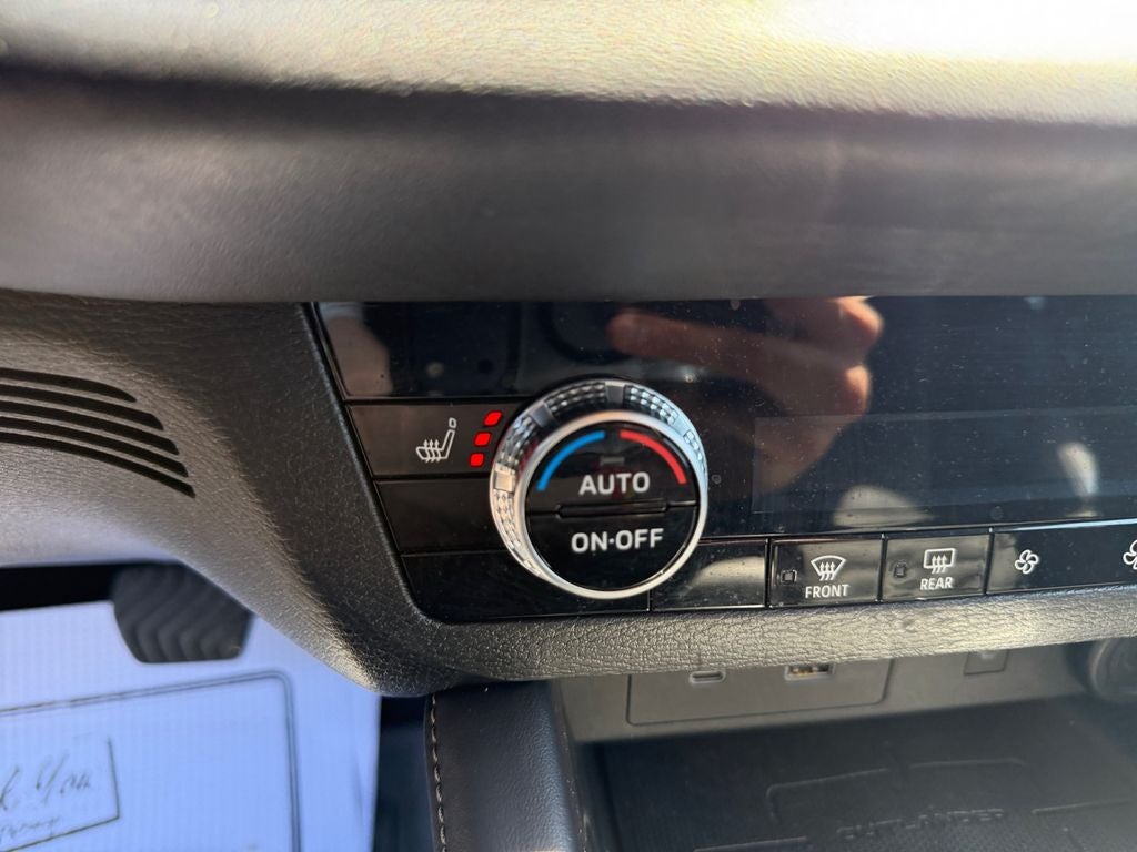 2022 Mitsubishi Outlander SE