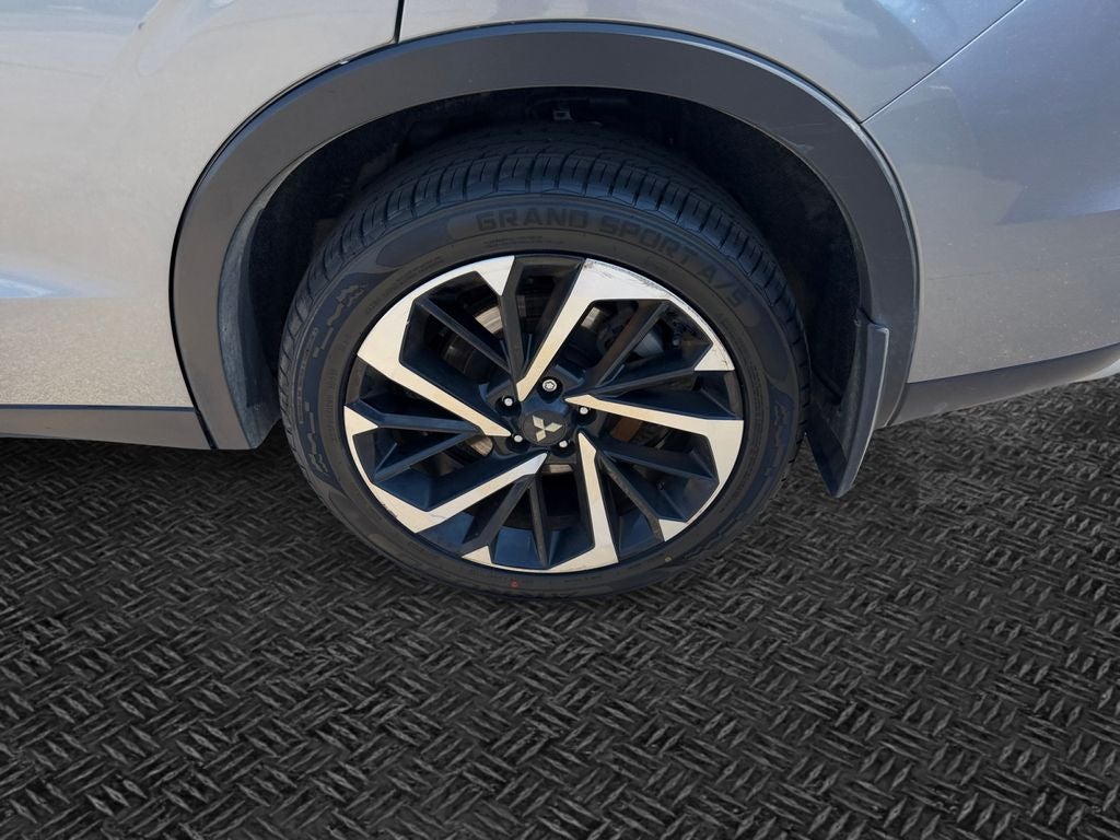 2023 Mitsubishi Outlander SE