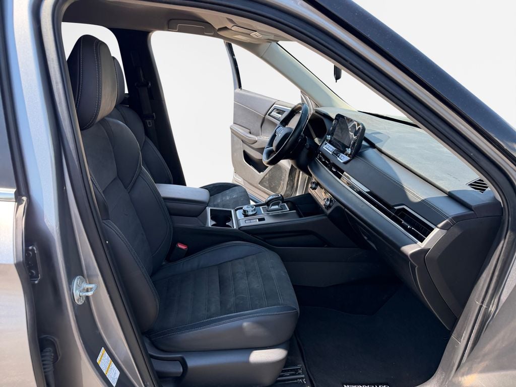 2023 Mitsubishi Outlander SE