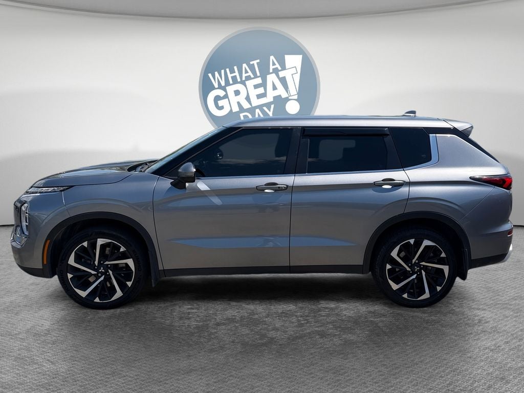 2023 Mitsubishi Outlander SE