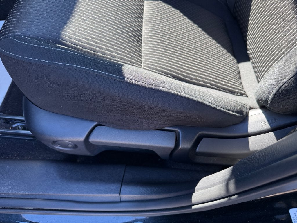 2025 Mitsubishi Outlander ES