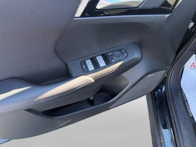 2025 Mitsubishi Outlander ES