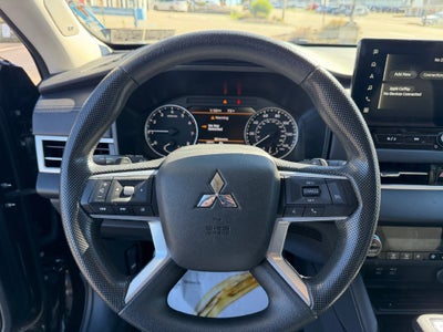 2025 Mitsubishi Outlander ES