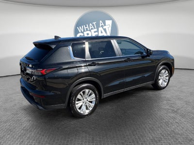 2025 Mitsubishi Outlander ES