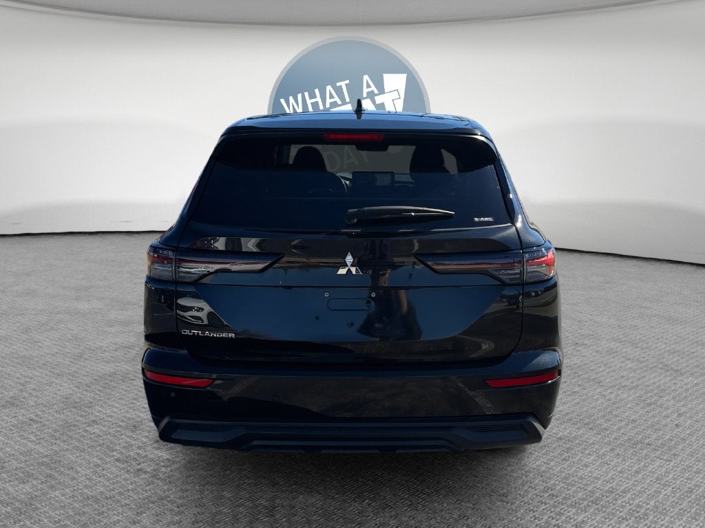 2025 Mitsubishi Outlander ES