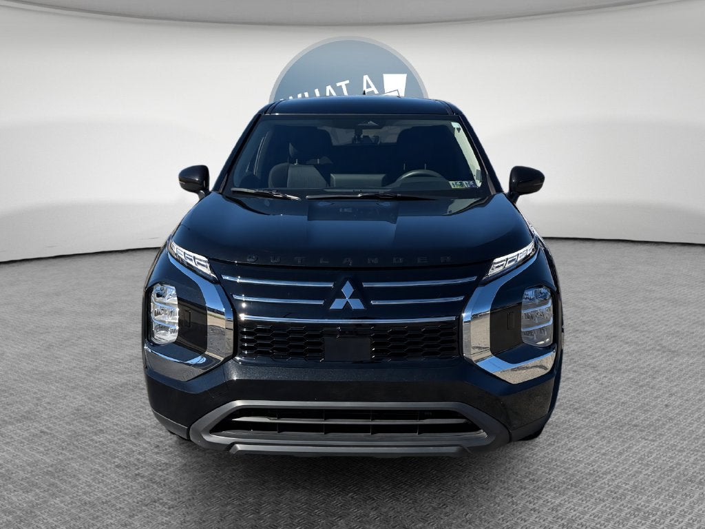 2025 Mitsubishi Outlander ES