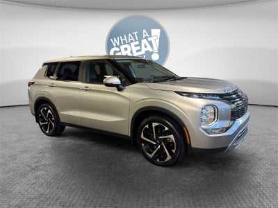 2023 Mitsubishi Outlander SE