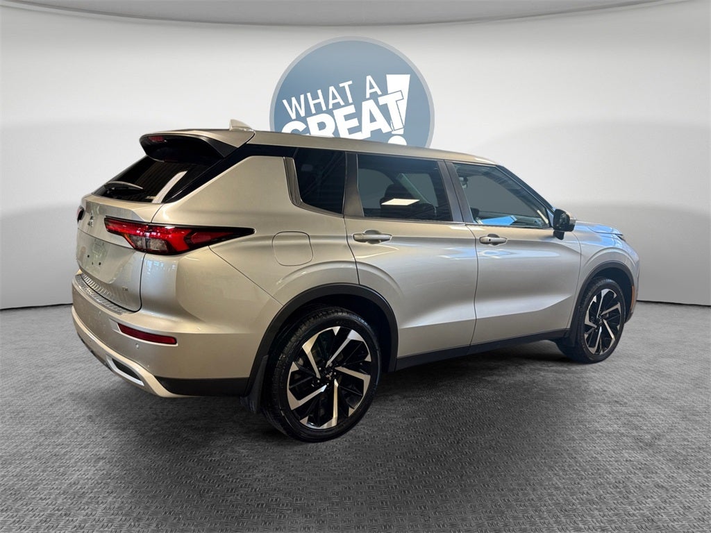 2023 Mitsubishi Outlander SE