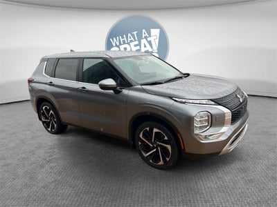 2023 Mitsubishi Outlander SE