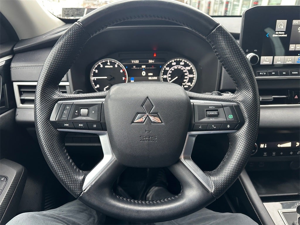 2023 Mitsubishi Outlander SE