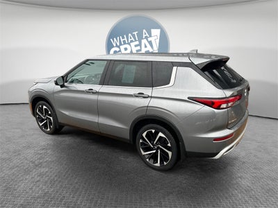 2023 Mitsubishi Outlander SE