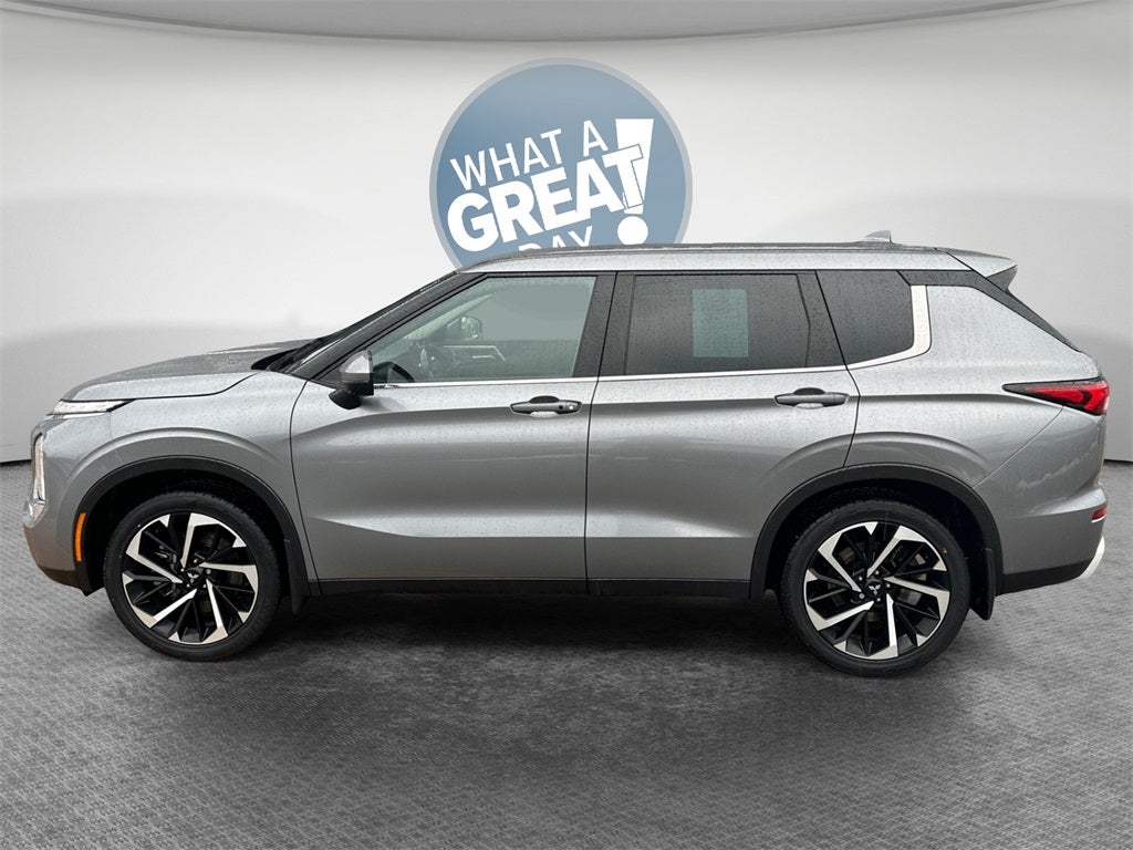 2023 Mitsubishi Outlander SE